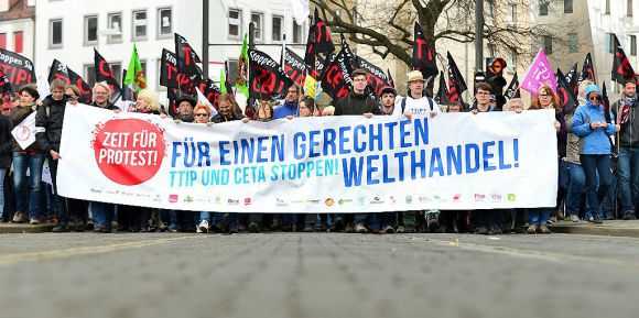Front-Transparent der Großdemonstration von Hannover