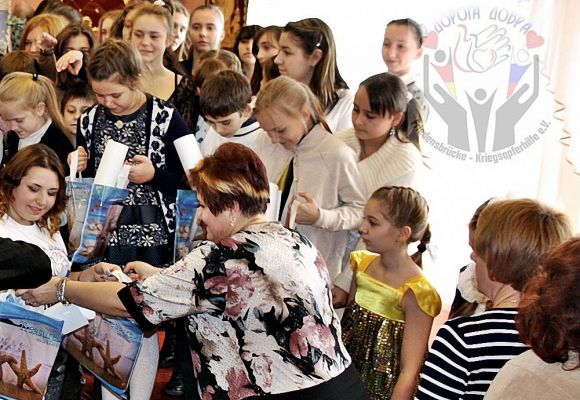 Übergabe von Spenden